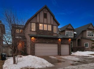 105 E Aspen Stone Rd SW, Calgary, AB T3H5Y7