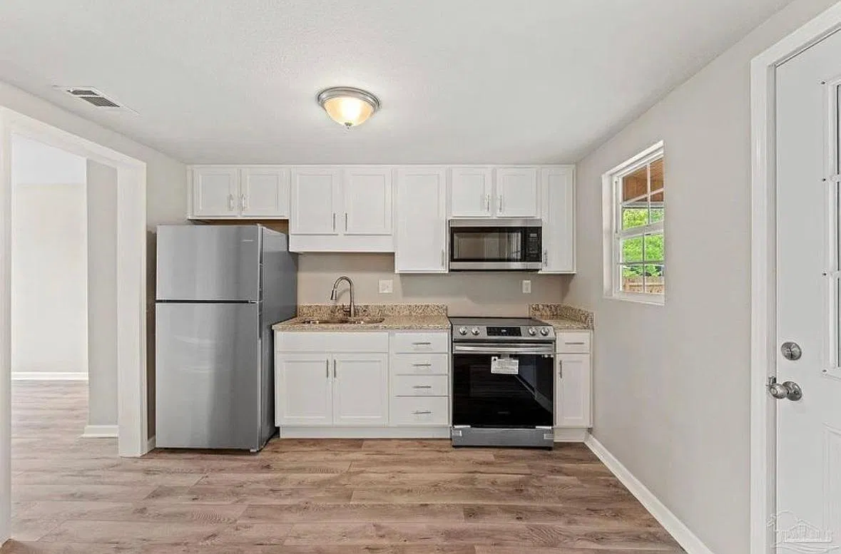 302 Alba Plena Ave — Photo 4