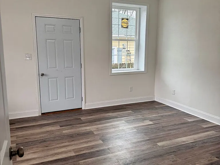 616 Bellaire Ave — Photo 5