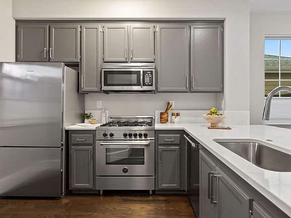 3rd image of 212 Preston Court