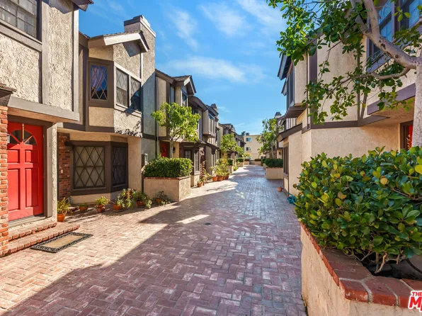 11940 Weddington St Unit 17, Valley Village, CA 91607