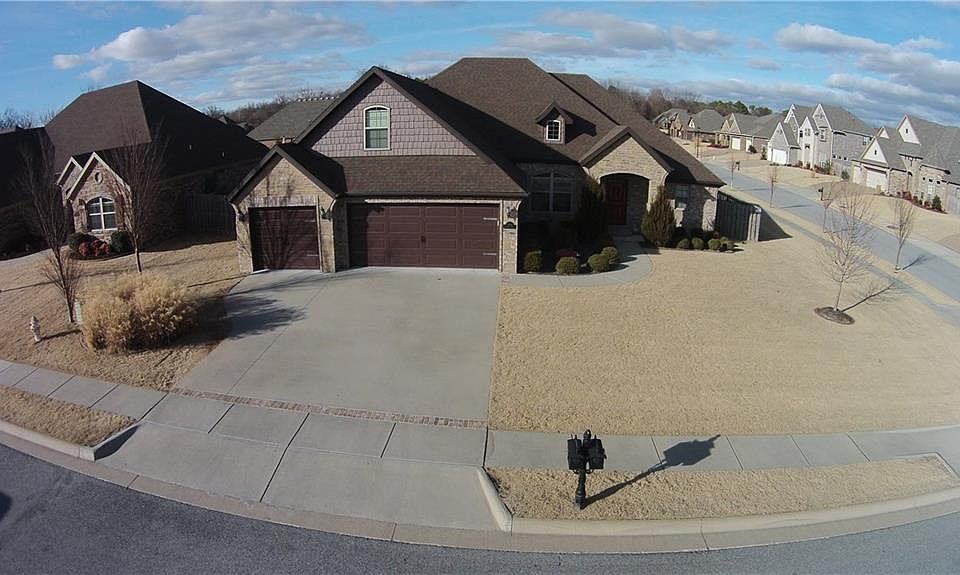 1st image of 2404 W Bordeaux Pl
