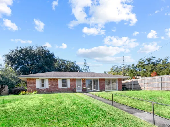 1422 Hearthstone Dr, Baton Rouge, LA 70808