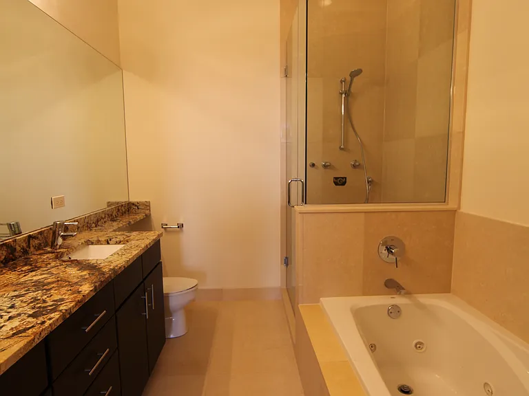 2024 N California Ave #2D — Photo 11
