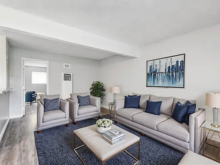 One Bedroom Livingroom