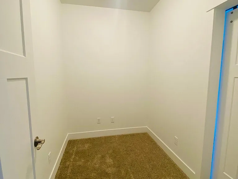 467 Huckleberry Ln — Photo 23