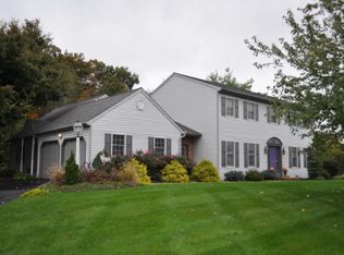 2 Winchester Cir, Lititz, PA 17543