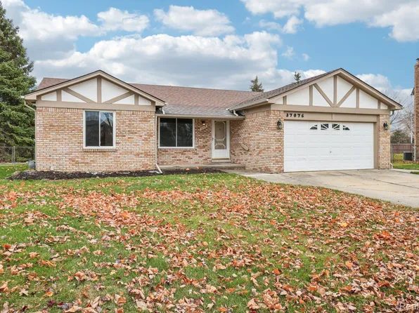 37076 Evergreen Dr, Sterling Heights, MI 48310