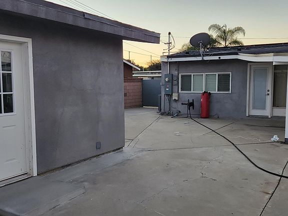 3rd image of 10247 Parkinson Ave