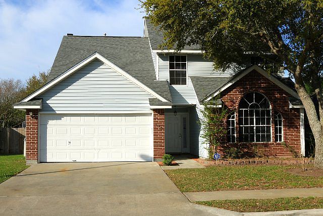 1st image of 105 Portsmouth Cir