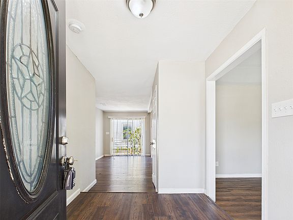 4th image of 2712 Evans Ave
