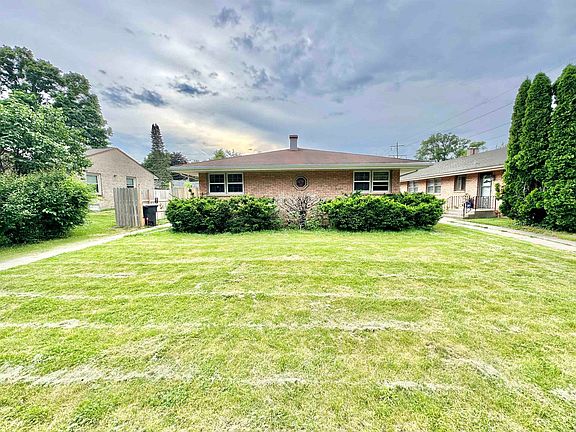 2nd image of 332 Dawn Ave