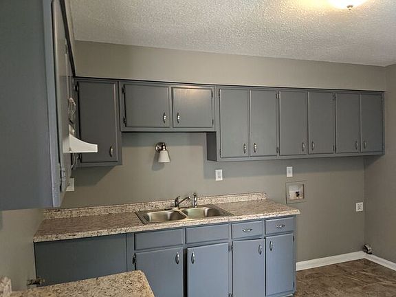3rd image of 1131 Canary Ln