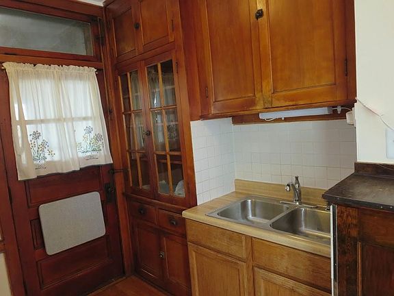 4th image of 3546 N Meade Ave Floor 1