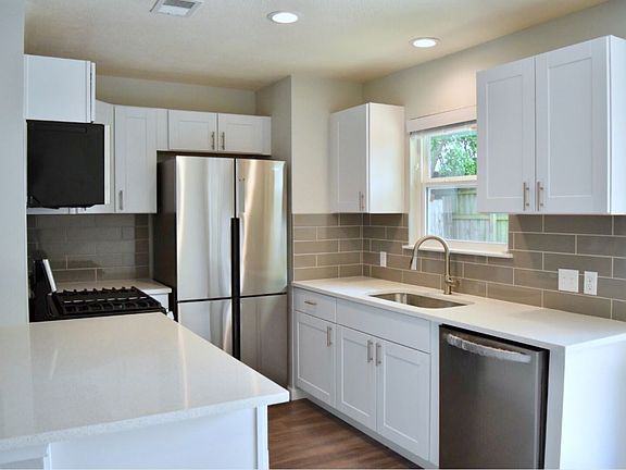 3rd image of 3201 Mossrock Dr #A