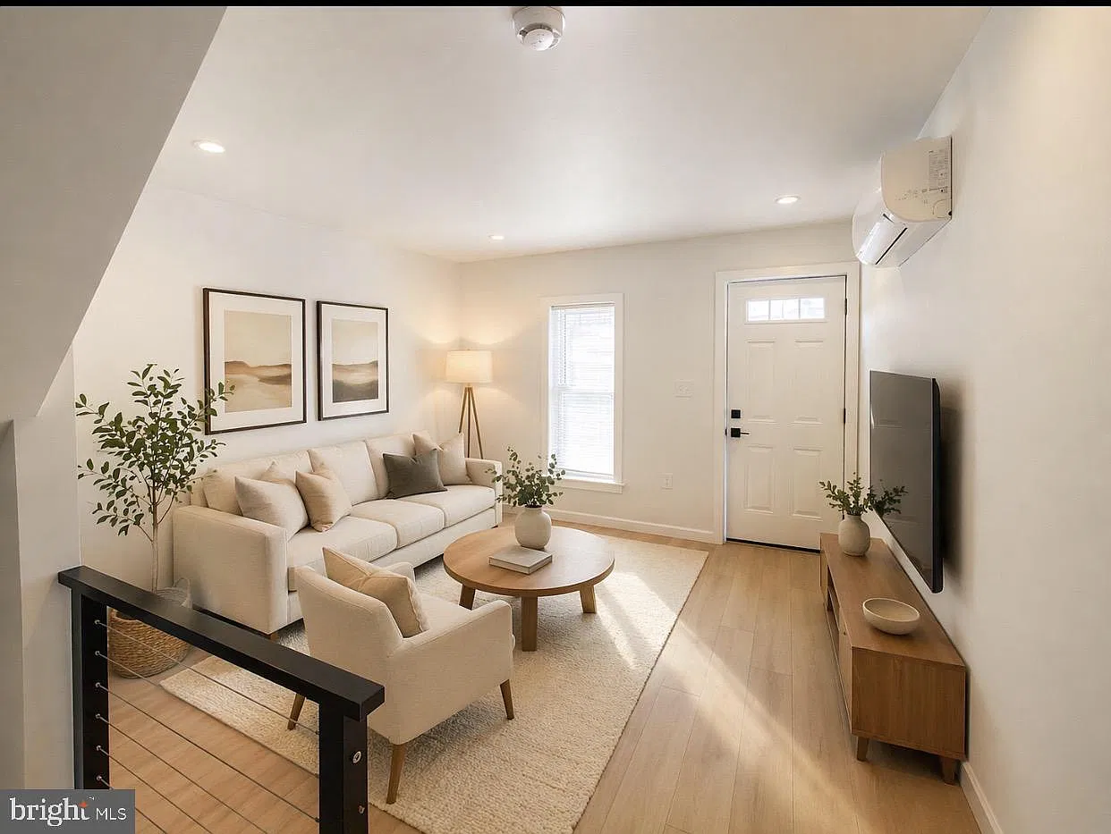 2 bed, 2.0 bath, 672 sqft, $2,500 — Photo 2
