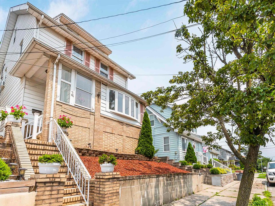 1st image of 76 Tiona Ave