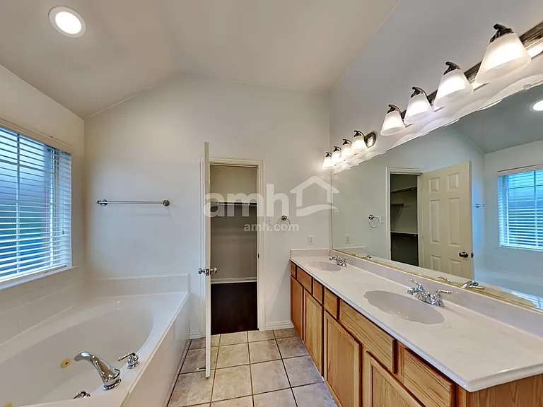 6213 Richmond Dr — Photo 13