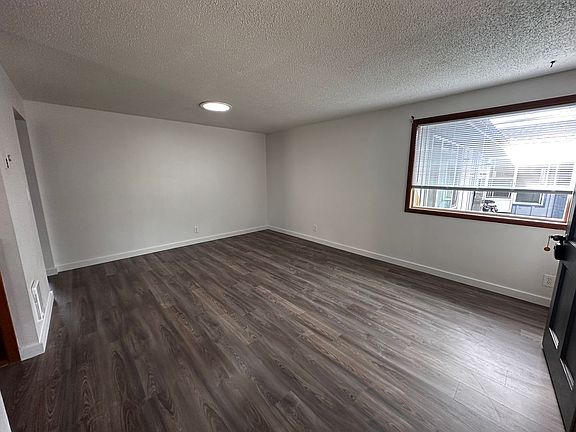 2nd image of 3872-3876 3rd Ave N