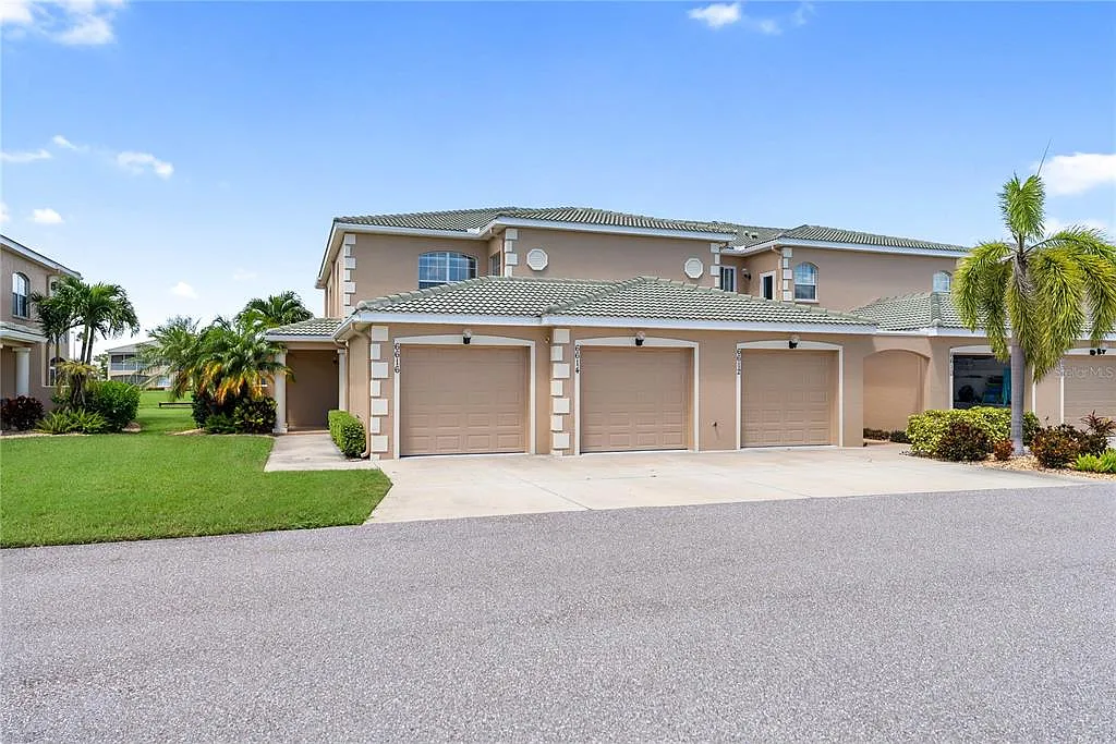 3 bed, 2.0 bath, 1482 sqft, $3,000 — Photo 1