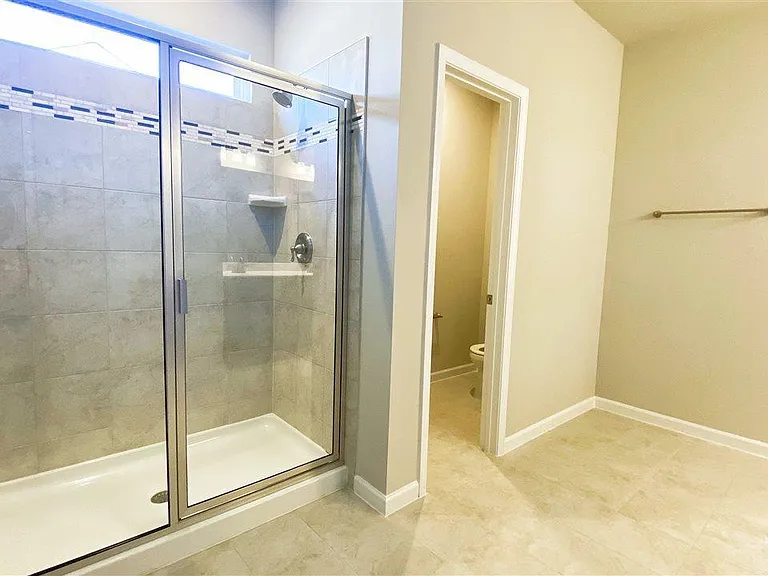 205 Stornoway Ln — Photo 4