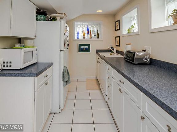 2nd image of 2218 N Vermont St #2