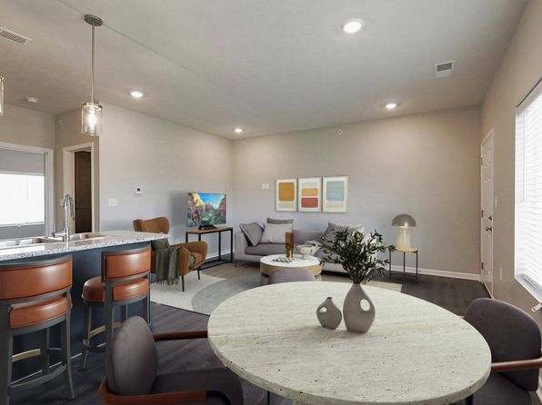 2960 S Coddington Ave #305A