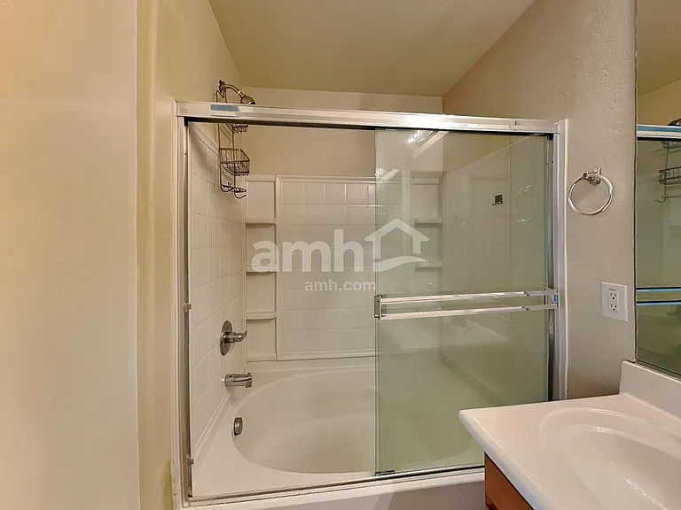 4740 E Redfield Rd — Photo 10