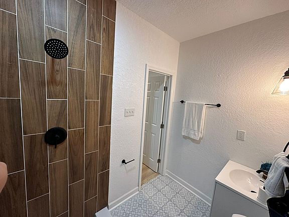 5th image of 7304 38th Ave N #1