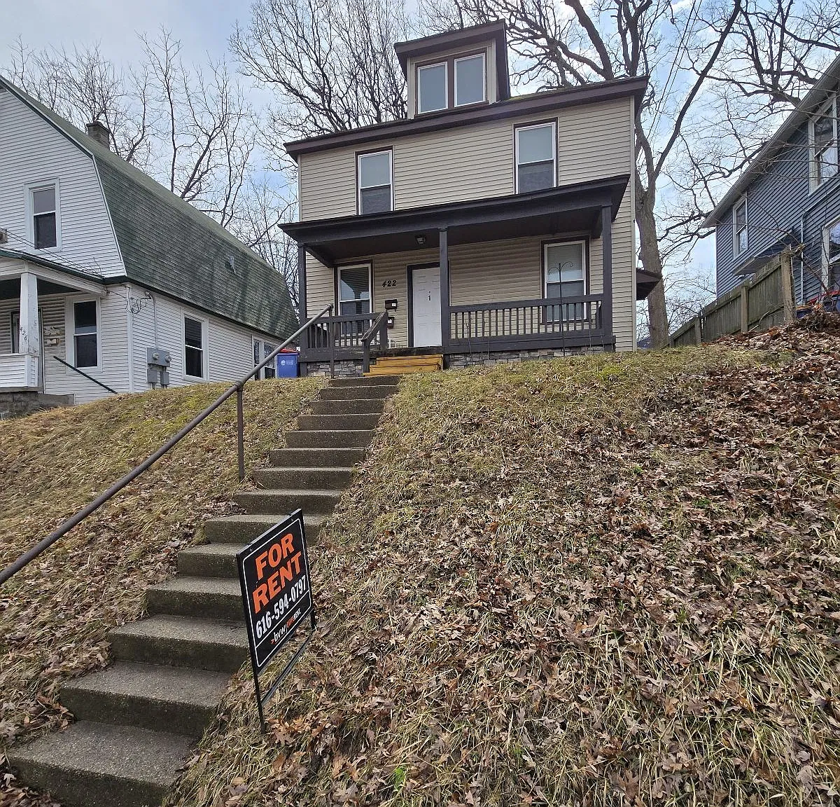2 bed, 1.0 bath, $1,100 — Photo 2