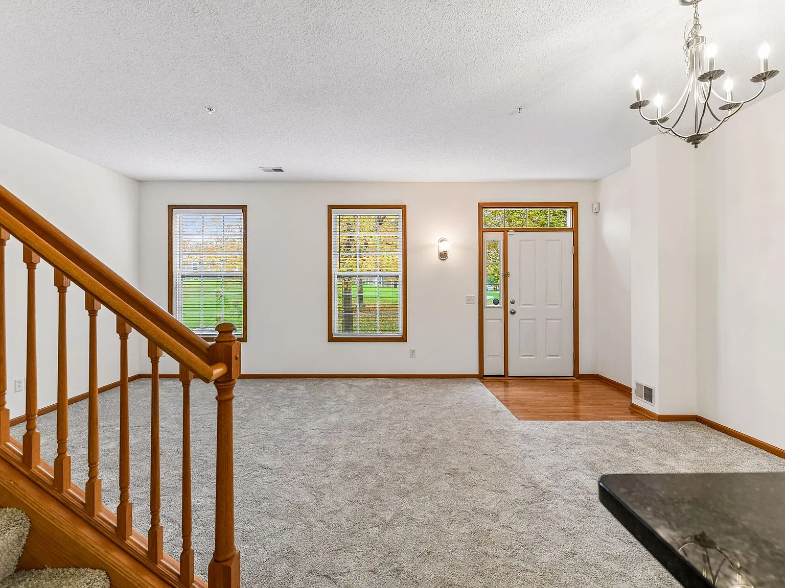 3 bed, 2.5 bath, 1595 sqft, $2,395 — Photo 2