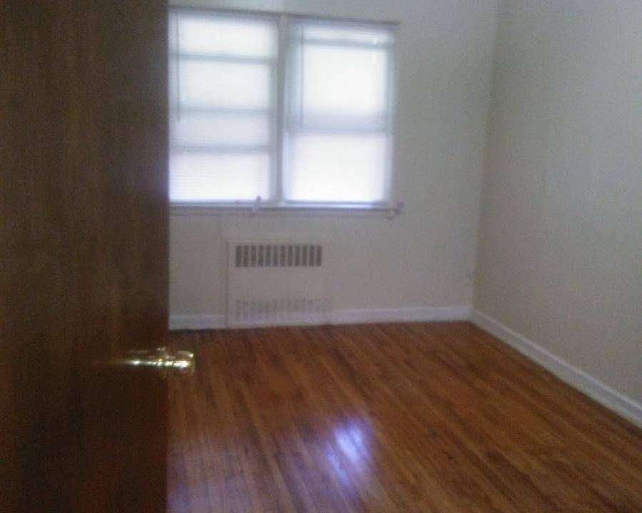 1st image of 717 E 79th St #1