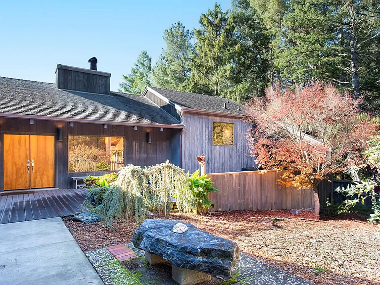 38051 Foothill Close — Photo 29