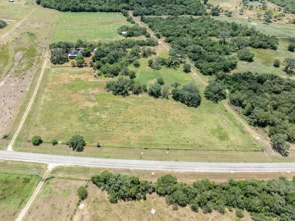 2451 Fm 884, Yorktown, TX 78164