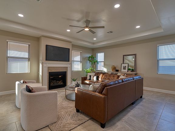 Marilyn II - Great Room Vista Manzano