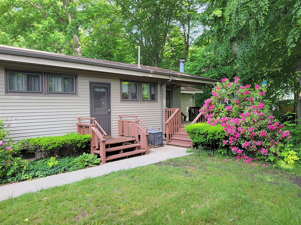 253 Hubbard St, South Haven, MI 49090 Zillow