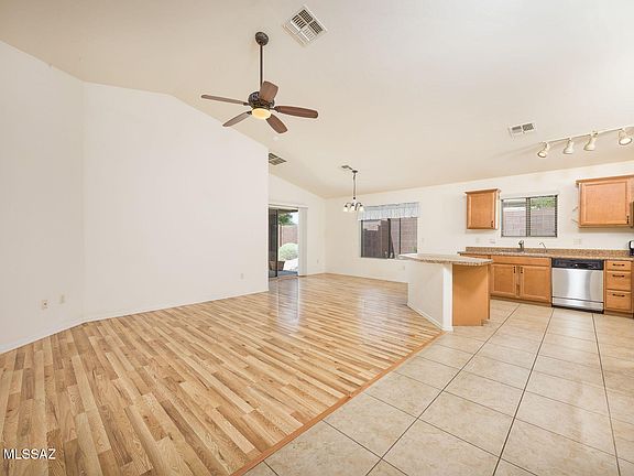3rd image of 39194 S Rodeo Buckle Dr