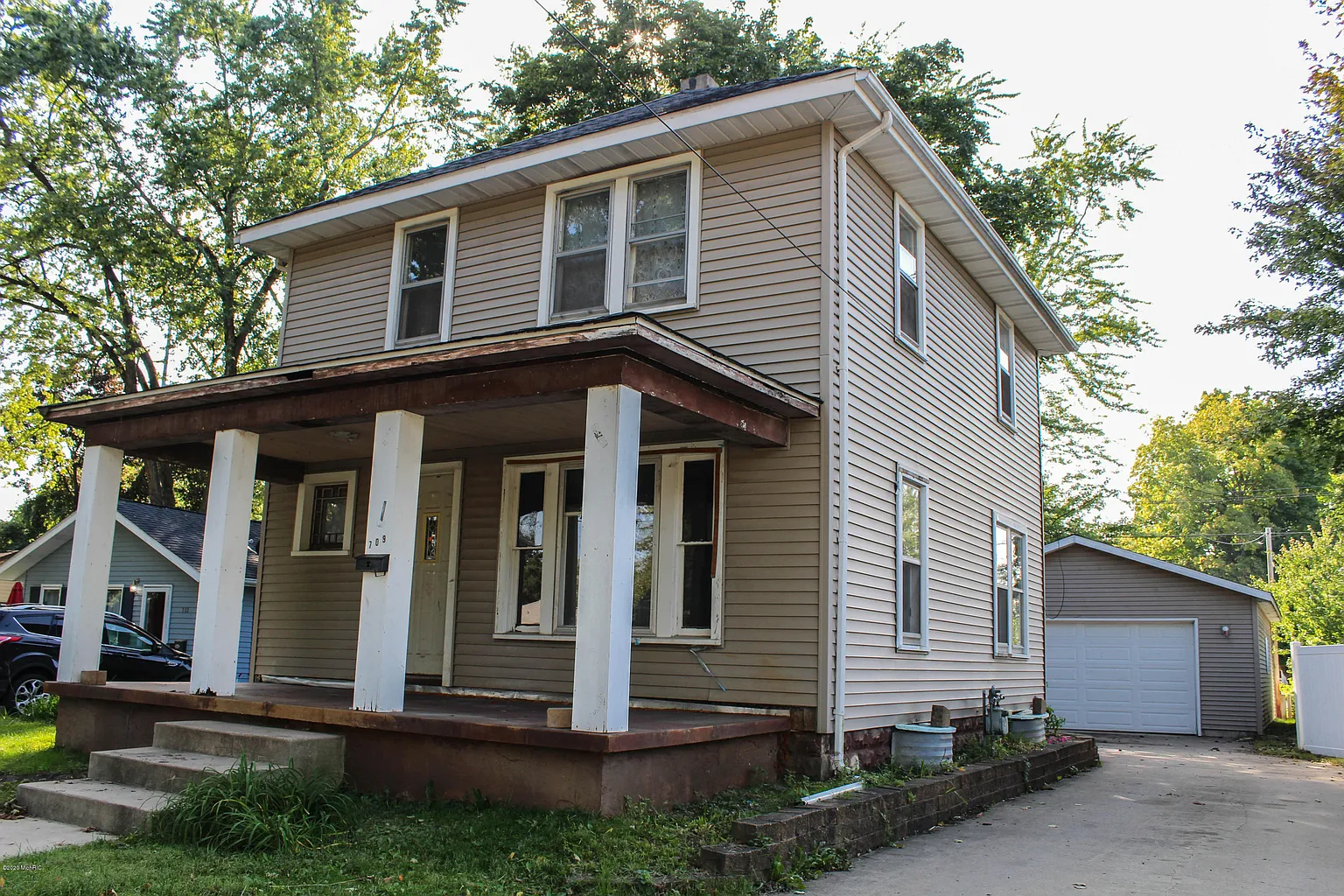 709 S Hooker Ave photo 1
