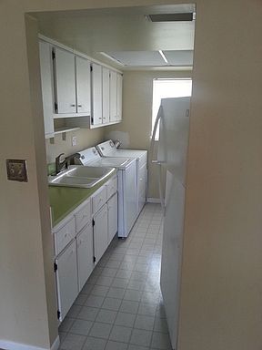 2nd image of 1406 SE 27th St