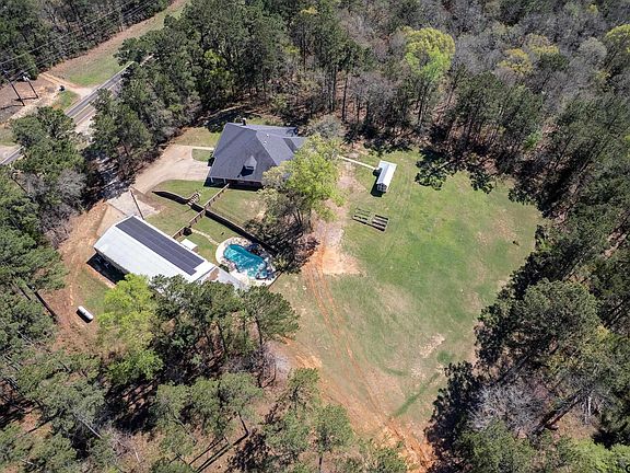 2nd image of 3481 N Loop 343