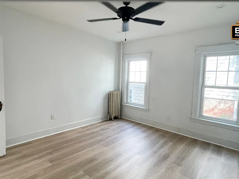 10-12 Otis St — Photo 39