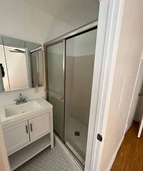 1288 Barry Ave #6 — Photo 5