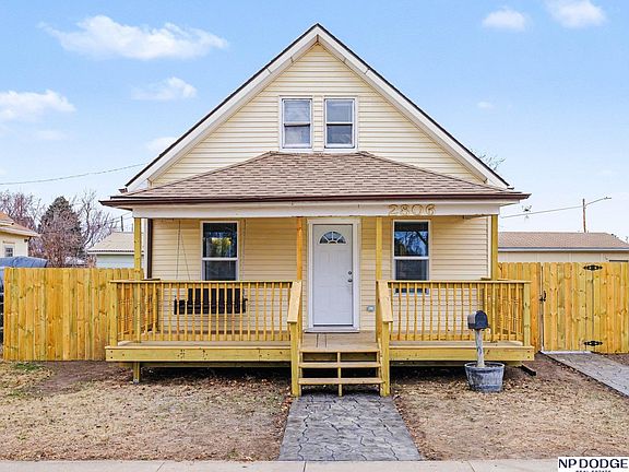 2nd image of 2806 Mormon St