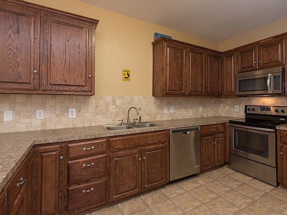 4th image of 1230 Wood Ave