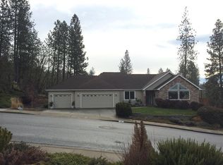 255 Landau Ln, Grants Pass, OR