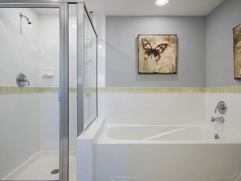 9300 Baytowne Wharf Blvd #527 — Photo 12