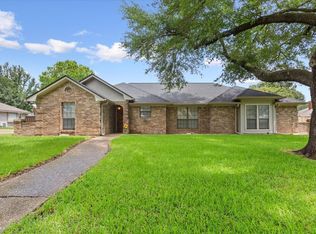 1215 Radisson Dr, Hewitt, TX 76643