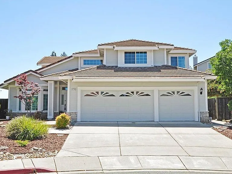 4728 Blackburn Peak Ct — Photo 1