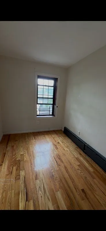 3 bed, 1.0 bath, 816 sqft, $3,100 — Photo 2