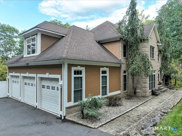 4 Southdown Drive, Bristol, CT 06010